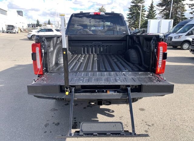 
								New 2023 Ford Super Duty F-350 SRW LARIAT – Tow Tech Package – Blind Spot – SYNC4 – Trailer Break and Sway Controls full									