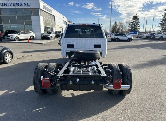 
								New 2023 Ford Super Duty F-550 DRW XLT 4WD CREW CHASSIS W/203 WB, PAYLOAD PLUS PKG UPGRADE, REMOTE START & WESTERN SEAT COVERS full									