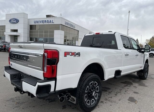 
								New 2024 Ford Super Duty F-350 SRW Platinum full									