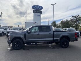 New 2024 Ford Super Duty F-350 SRW LARIAT CREW 4WD W/BLACK APPEARANCE PKG, MOONROOF, 5TH WHEEL PREP PKG, AND ULTIMATE PKG