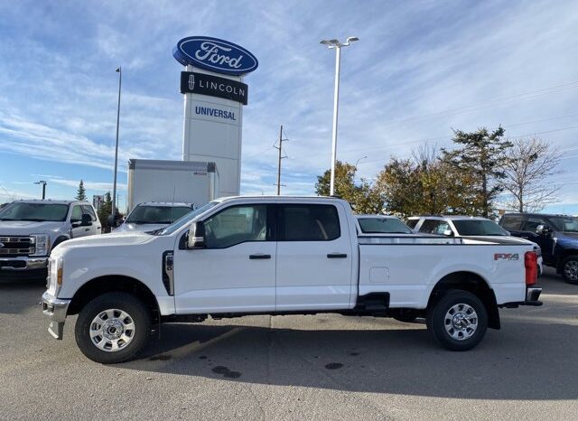 
								New 2024 Ford Super Duty F-350 SRW XLT full									