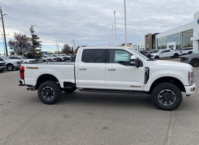 
								New 2024 Ford Super Duty F-350 SRW Platinum CREW 4WD W/TREMOR PKG, AND TWIN PANEL MOONROOF full									