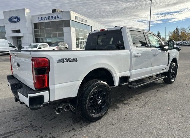 
								New 2024 Ford Super Duty F-350 SRW LARIAT full									