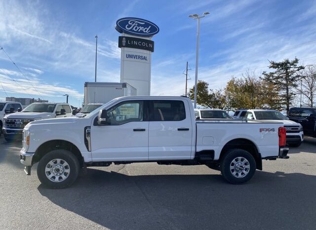 
								New 2024 Ford Super Duty F-350 SRW XLT full									