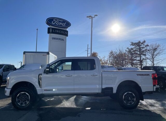 
								New 2024 Ford Super Duty F-350 SRW Platinum full									