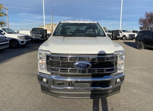 
								New 2024 Ford Super Duty F-350 DRW XLT full									