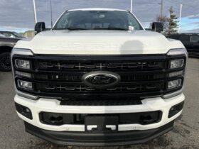 New 2024 Ford Super Duty F-350 SRW LARIAT 4WD CREW CAB W/BLACK APPEARANCE PKG, SKID PLATES, MOONROOF, AND ULTIMATE PKG