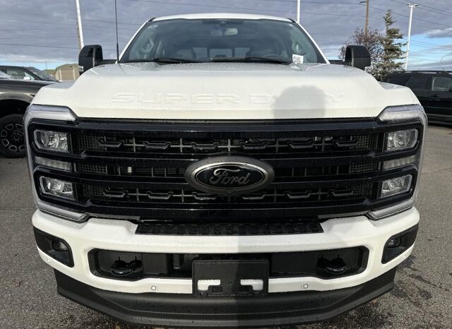 
								New 2024 Ford Super Duty F-350 SRW LARIAT full									