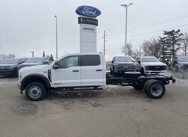 
								New 2024 Ford Super Duty F-550 DRW XLT CREW CHASSIS 4WD W/RUNNING BOARDS, SKID PLATES, HIGH CAPACITY TOW PKG & 19,500 LBS PAYLOAD PKG full									