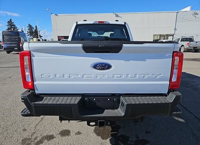 
								New 2025 Ford Super Duty F-250 SRW XL SUPERCREW 4WD W/FX4 PKG, TRAILER BRAKE CONTROLLER, AND TAILGATE STEP full									