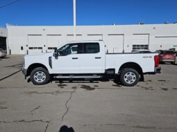 
										New 2025 Ford Super Duty F-250 SRW XLT CREW CAB 4WD W/RUNNING BOARDS, PWR SLIDING RR WINDOW, PWRSCOPE MIRRORS, AND TAILGATE STEP full									