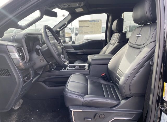 
								New 2025 Ford Super Duty F-450 DRW Platinum CREW 4WD W/FX4 PKG, MOONROOF, AND UPFITTER SWITCHES full									