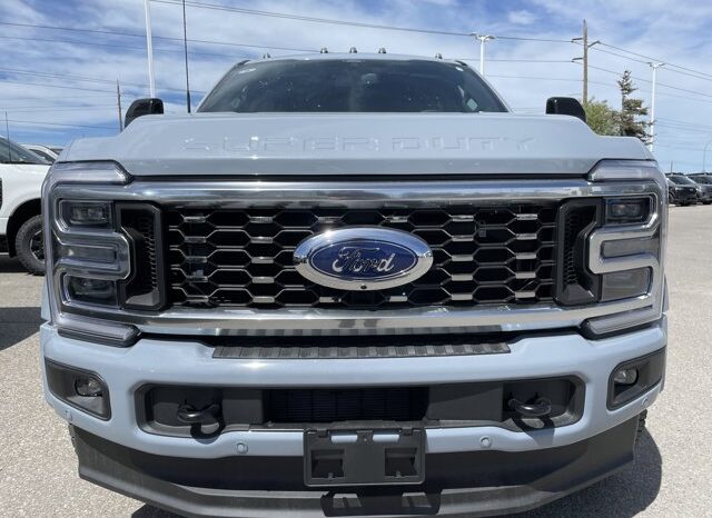
								New 2025 Ford Super Duty F-450 DRW Platinum CREW 4WD W/FX4 PKG, PRO POWER ONBOARD 2KW, MOONROOF, AND TOUGH BED SPRAY-IN LINER full									