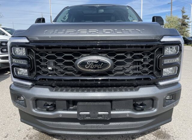 
								New 2025 Ford Super Duty F-350 SRW LARIAT CREW 4WD W/BLACK APPEARANCE PKG, 5TH WHEEL PREP KIT, MOONROOF, AND ULTIMATE PKG full									