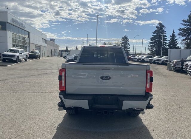 
								New 2025 Ford Super Duty F-350 SRW XLT CREW CAB 4WD W/BLACK APPEARANCE, PREMIUM, & FX4 PKGS, PROPOWER 2KW, MOONROOF, AND TAILGATE STEP full									