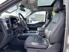 New 2025 Ford Super Duty F-350 SRW LARIAT CREW 4WD W/BLACK APPEARANCE PKG, 5TH WHEEL PREP KIT, MOONROOF, AND ULTIMATE PKG