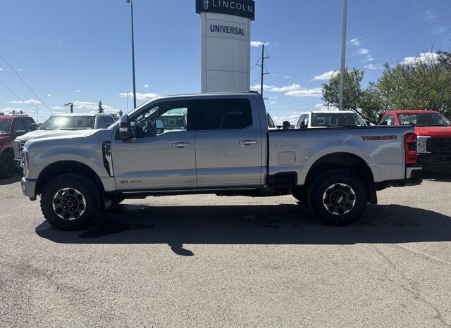 
								New 2024 Ford Super Duty F-350 SRW Platinum 4WD CREW W/TREMOR PKG, & TWIN PANEL MOONROOF full									