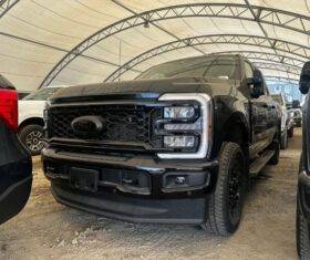 New 2025 Ford Super Duty F-350 SRW LARIAT CREW 4WD W/BLACK APPEARANCE PKG, FX4 PKG, 5TH WHL PREP PKG, MOONROOF, AND ULTIMATE PKG