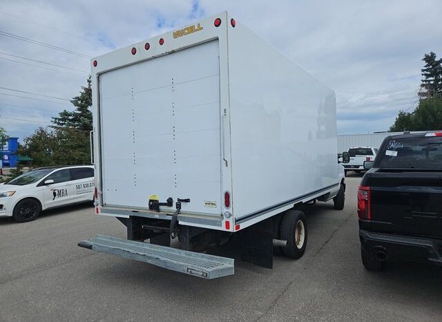 
								Used 2024 Ford E-Series Cutaway BASE full									