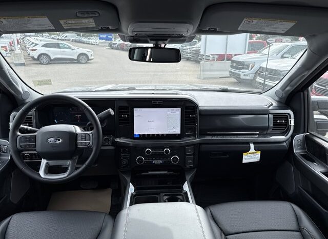 
								New 2025 Ford Super Duty F-250 SRW LARIAT full									