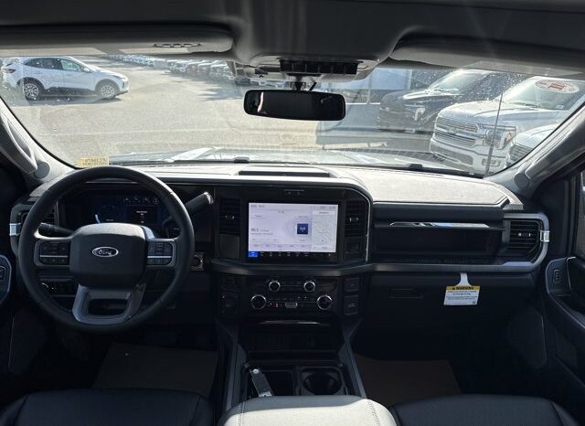 
								New 2026 Ford Super Duty F-350 SRW LARIAT 4WD full									