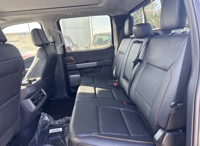 
								New 2026 Ford Super Duty F-350 SRW LARIAT 4WD full									