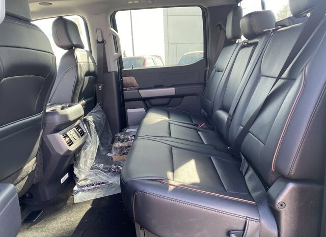 
								New 2026 Ford Super Duty F-350 SRW LARIAT 4WD full									