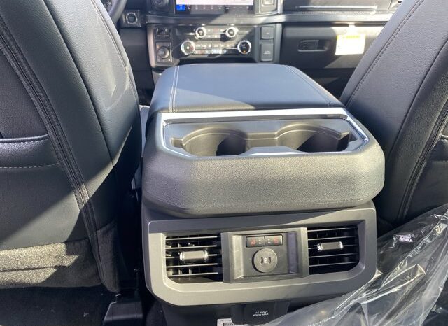 
								New 2026 Ford Super Duty F-350 SRW LARIAT 4WD full									