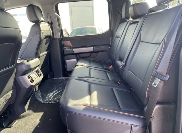 
								New 2026 Ford Super Duty F-350 SRW LARIAT 4WD full									