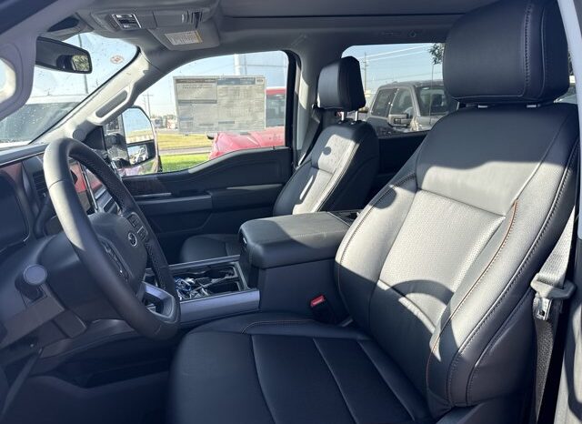 
								New 2026 Ford Super Duty F-350 SRW LARIAT 4WD full									