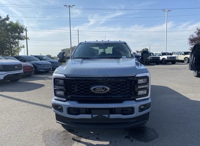 
								New 2026 Ford Super Duty F-350 SRW LARIAT 4WD full									