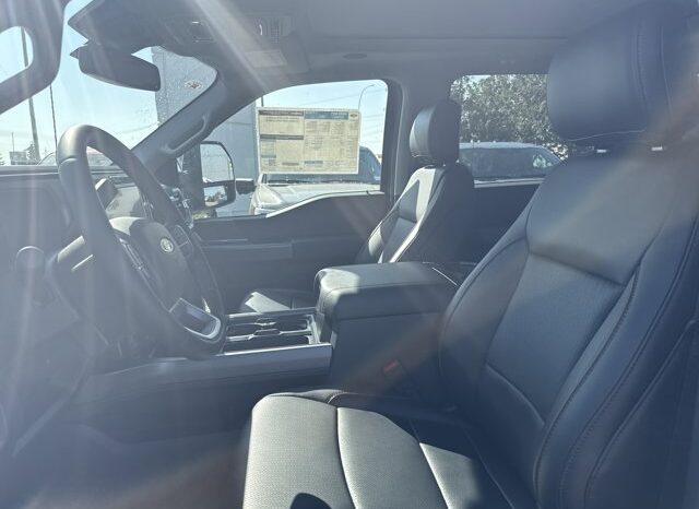 
								New 2026 Ford Super Duty F-350 SRW LARIAT 4WD full									