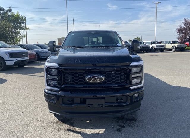
								New 2026 Ford Super Duty F-350 SRW LARIAT 4WD full									