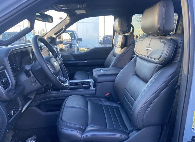 
								New 2025 Ford Super Duty F-450 DRW full									