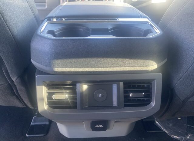 
								New 2026 Ford Super Duty F-450 DRW XLT 4WD full									