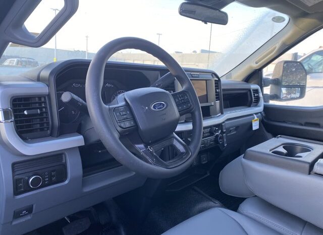 
								New 2026 Ford Super Duty F-550 DRW XL 4WD REG CAB CHASSIS full									