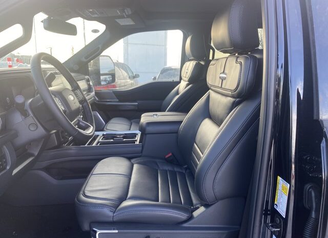 
								New 2026 Ford Super Duty F-350 SRW Platinum 4WD full									