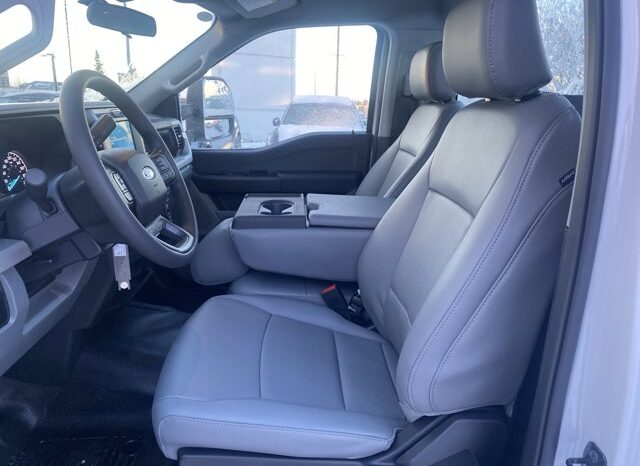 
								New 2026 Ford Super Duty F-550 DRW XL full									