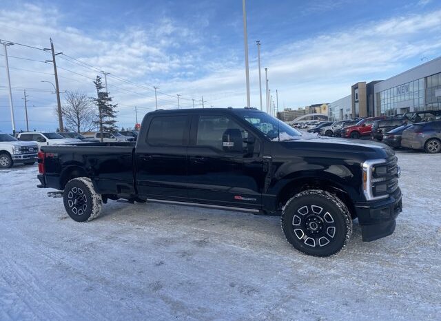 
								New 2026 Ford Super Duty F-350 SRW Platinum 4WD full									