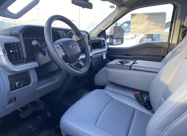 
								New 2026 Ford Super Duty F-550 DRW XL 4WD REG CAB CHASSIS full									