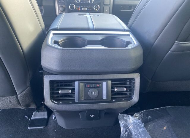 
								New 2026 Ford Super Duty F-350 SRW Platinum 4WD full									