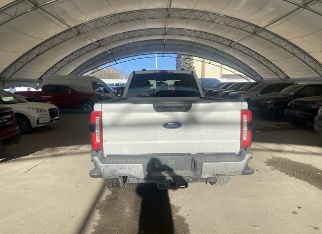 
								Used 2023 Ford Super Duty F-350 SRW XLT full									