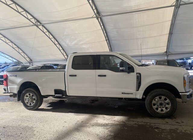 
								Used 2023 Ford Super Duty F-350 SRW XLT full									