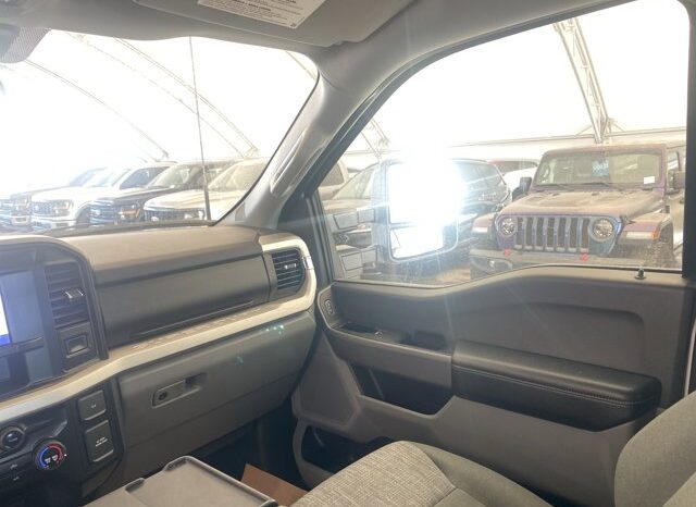 
								Used 2023 Ford Super Duty F-350 SRW XLT full									