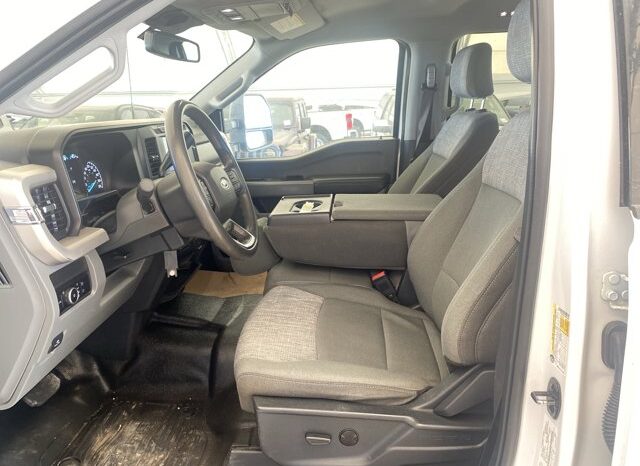 
								Used 2023 Ford Super Duty F-350 SRW XLT full									