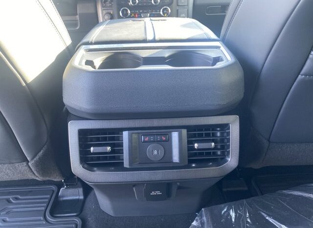 
								New 2026 Ford Super Duty F-450 DRW Platinum 4WD full									