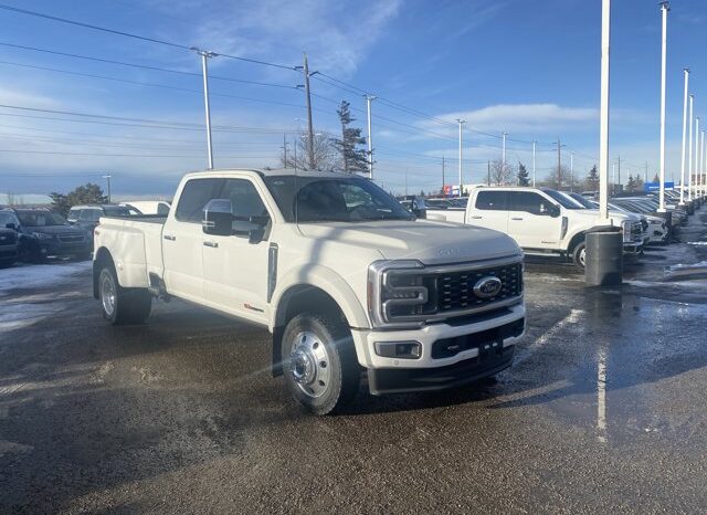
								New 2026 Ford Super Duty F-450 DRW Platinum 4WD full									