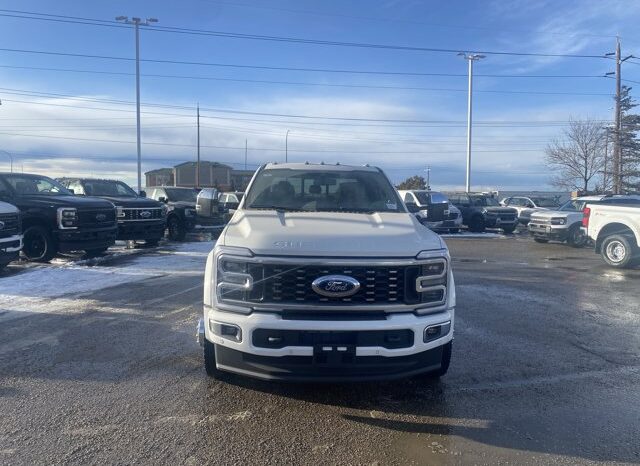 
								New 2026 Ford Super Duty F-450 DRW Platinum 4WD full									