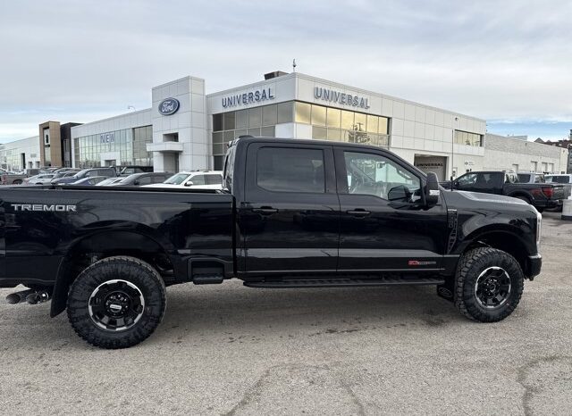 
								New 2026 Ford Super Duty F-350 SRW Platinum 4WD full									