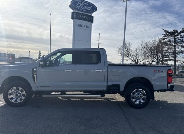 
								New 2026 Ford Super Duty F-350 SRW LARIAT 4WD full									